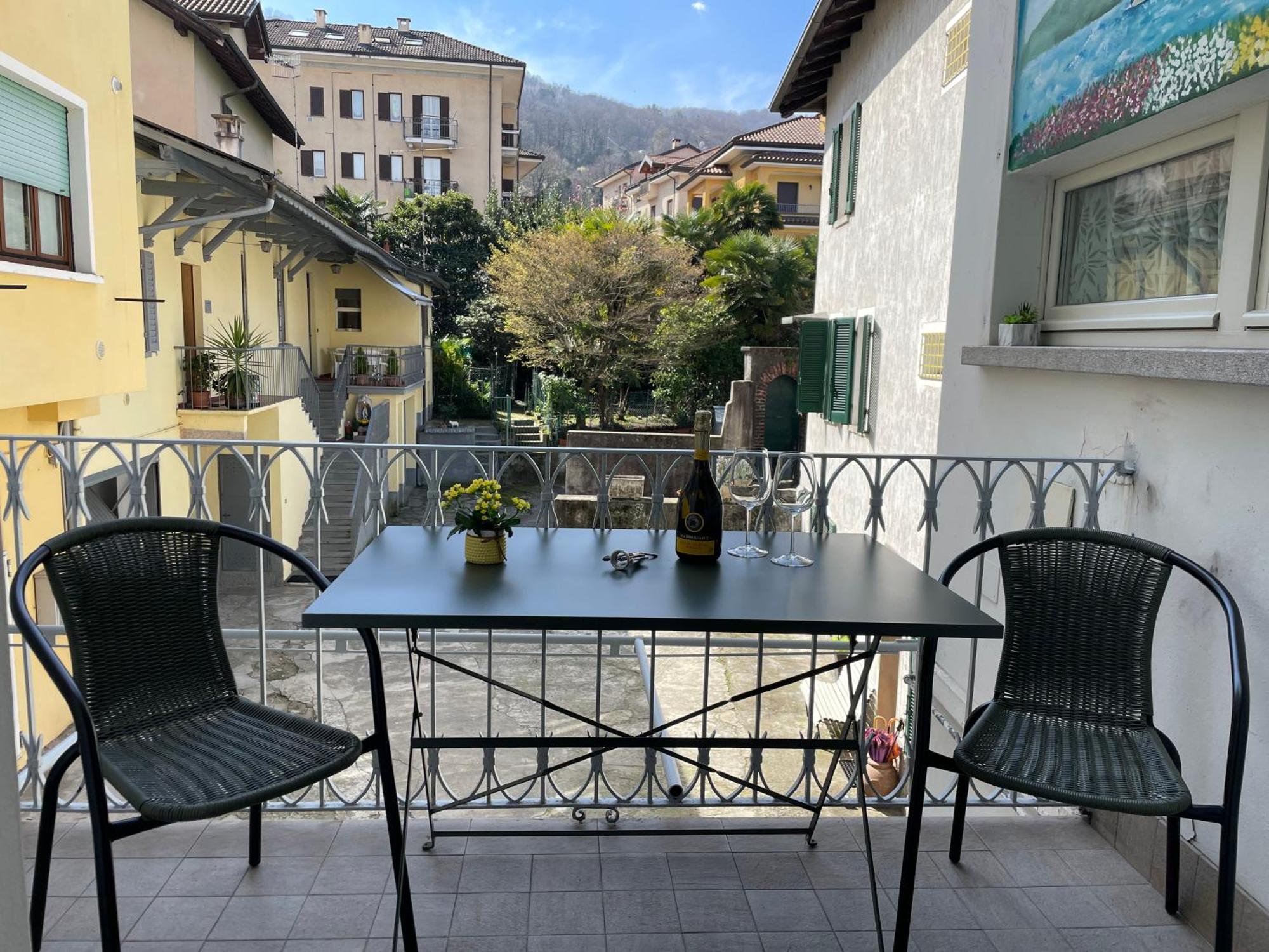 Da Meggy Apartment Стреза Екстериор снимка